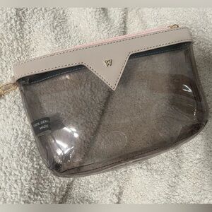 Kelly Wynne NWT - Clear/Transparent Beige clutch & wristlet